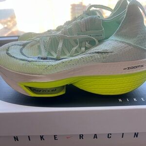 Nike 2022 Alphafly Zoom %2: Mint foam/volt/coconut milk